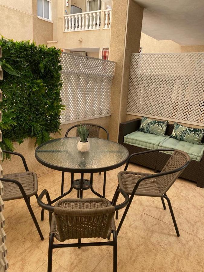 Комфортабельные Апартаменты С Большой Террасой Torrevieja Exterior foto